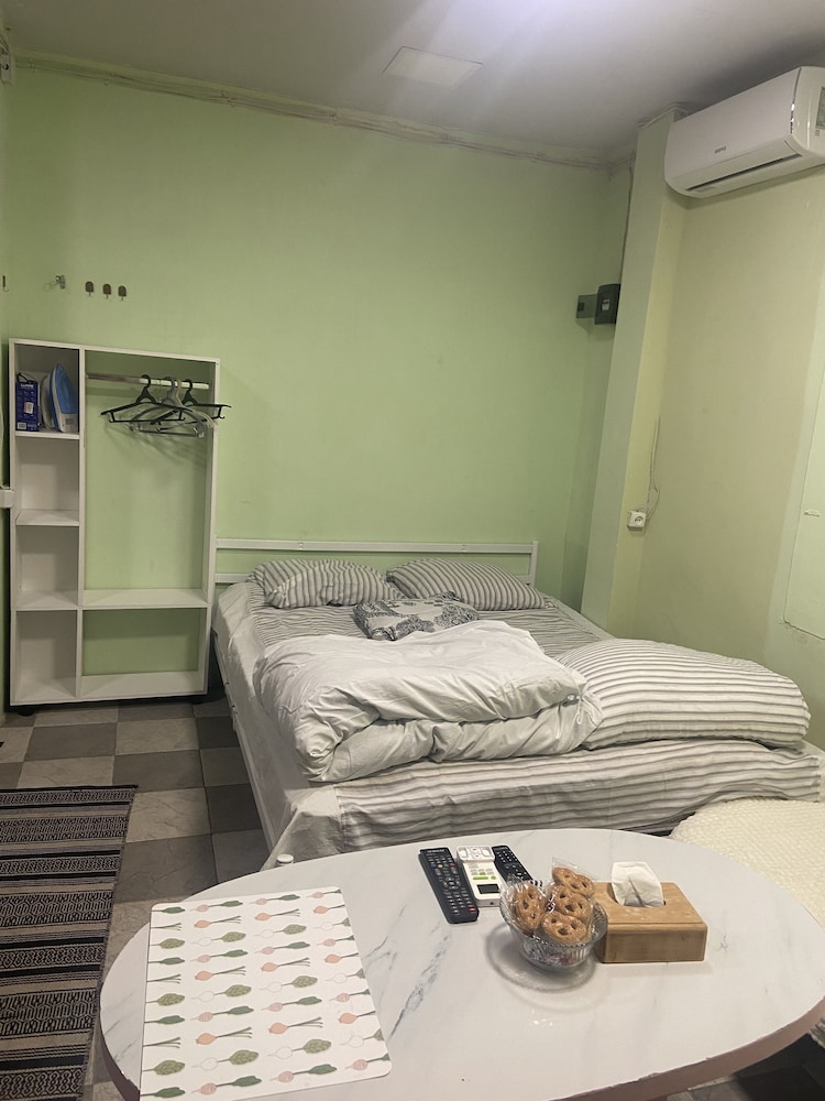 Vahes Family Guest house