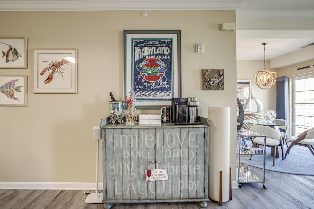Walkable Condo w/ Drawbridge Views in Cambridge