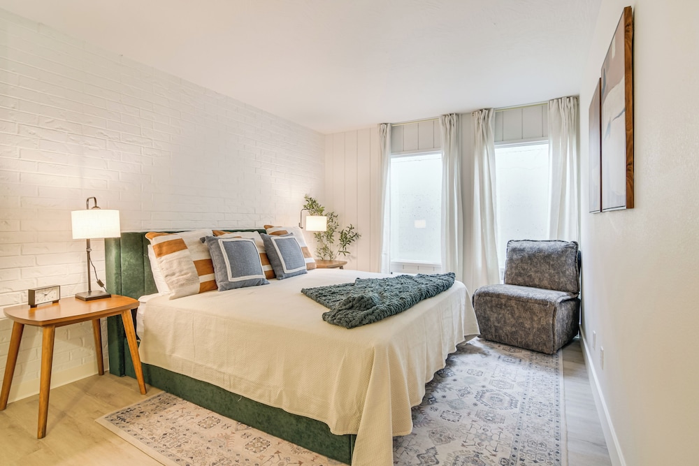 Walk to Branson Landing! Condo w/ Community Pools