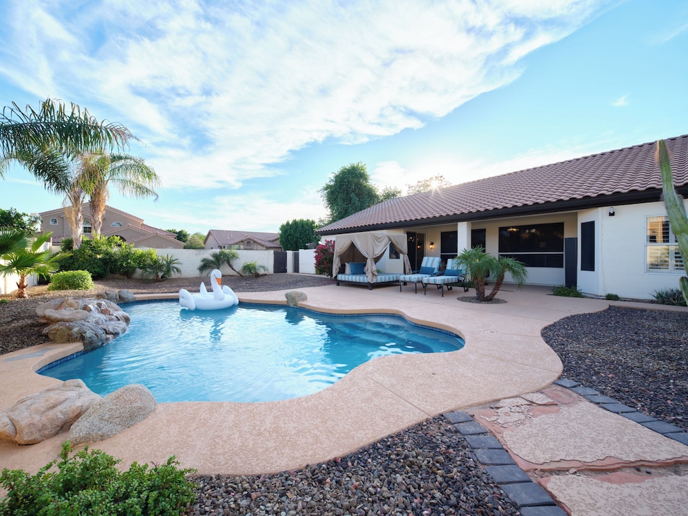 Arabian Nights - Private Pool - Hot Tub - Games!