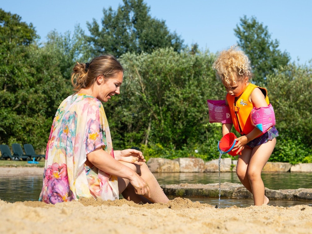 Family Escape With Garden