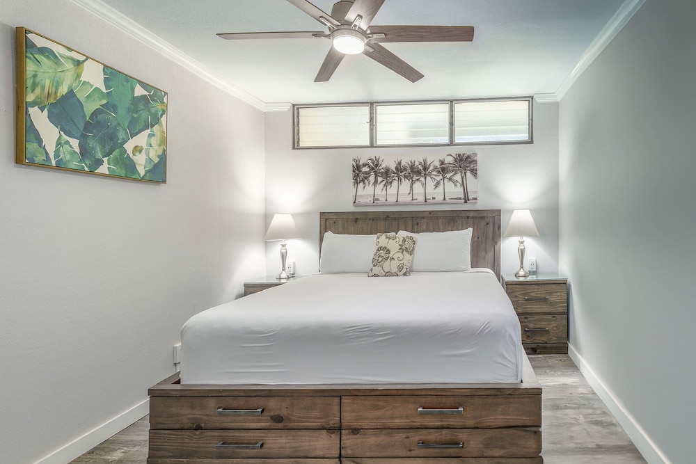 Kihei Akahi C-411 - Modern Top to Bottom Remodel, Split-ac, Across From Kam II