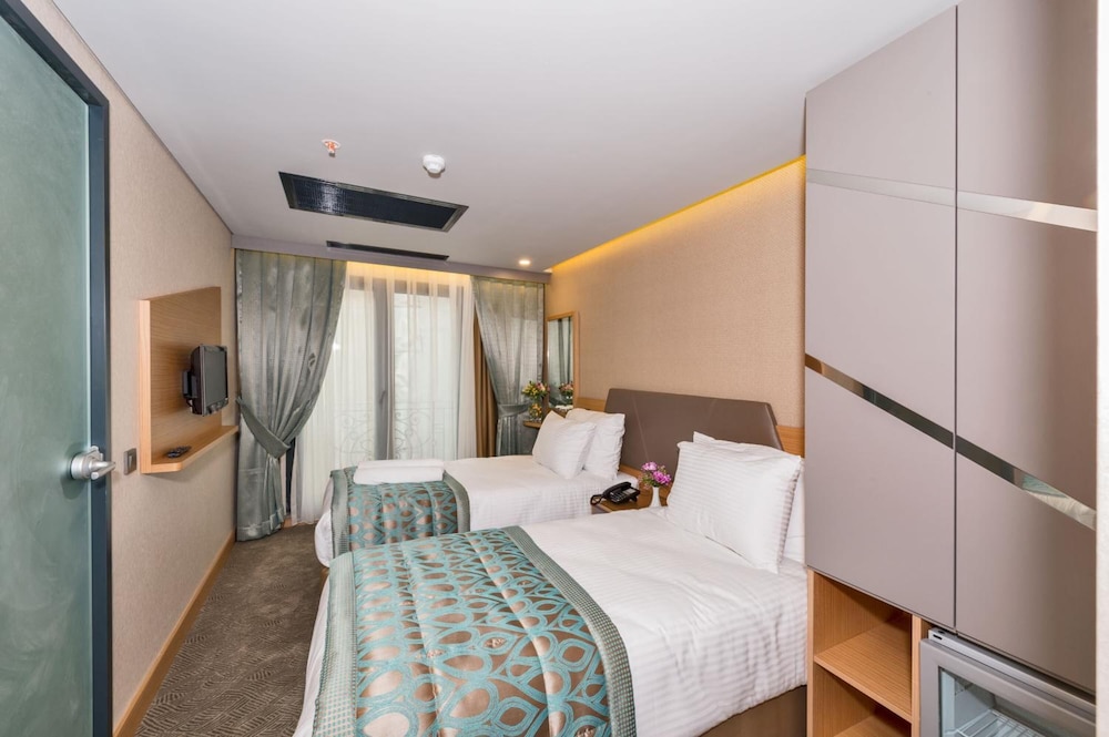 Genova Hotel - Image 35