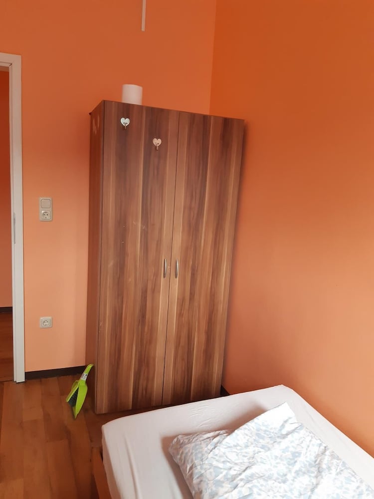 2-Rent Group Hostel Rooms&Apartments TUB19A