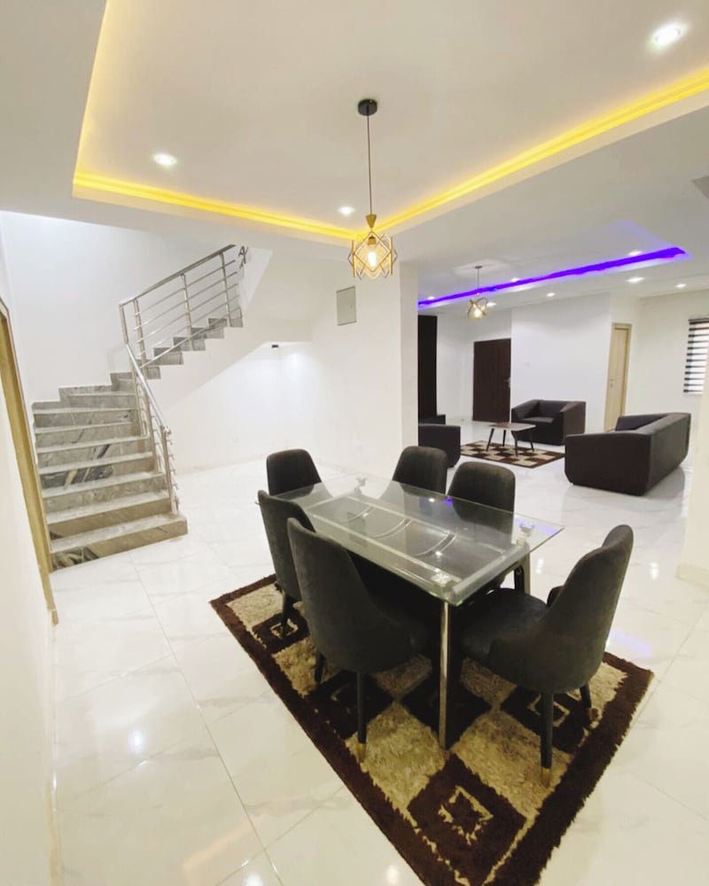 Merryway Apartment