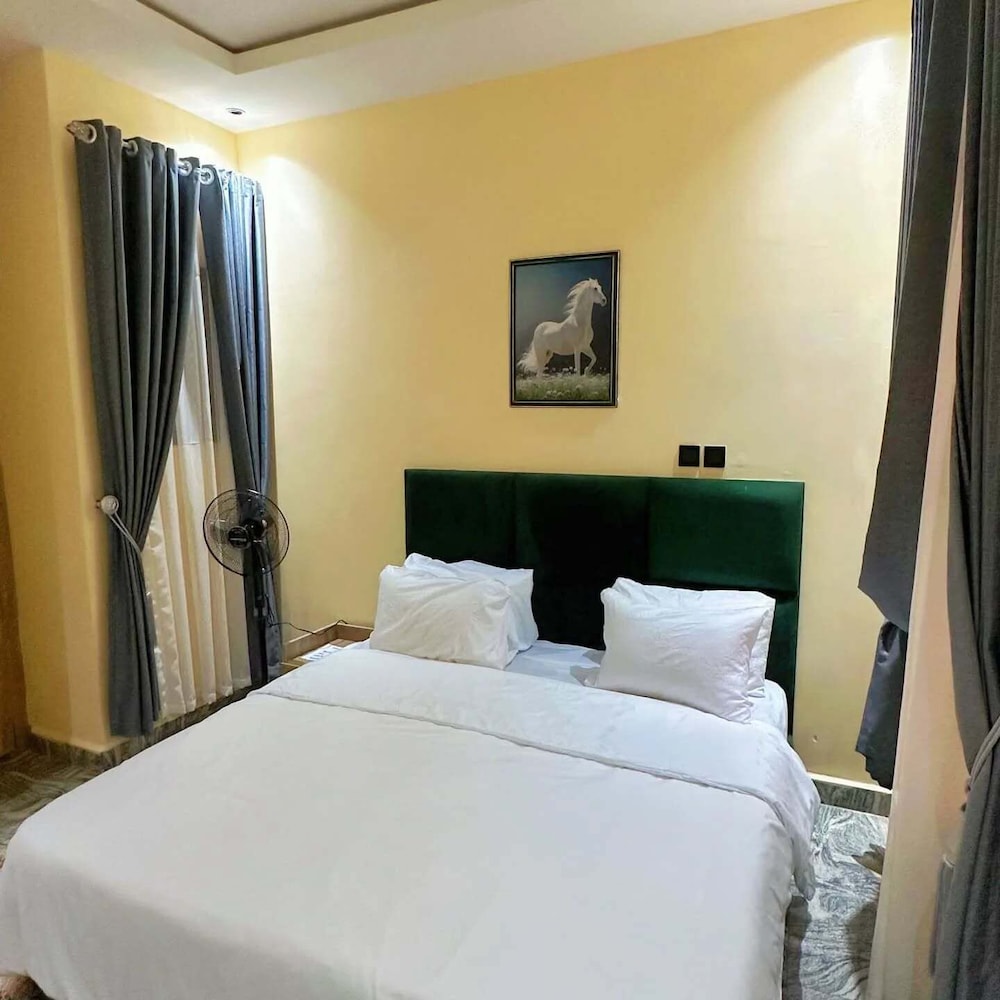Deroche Apartment