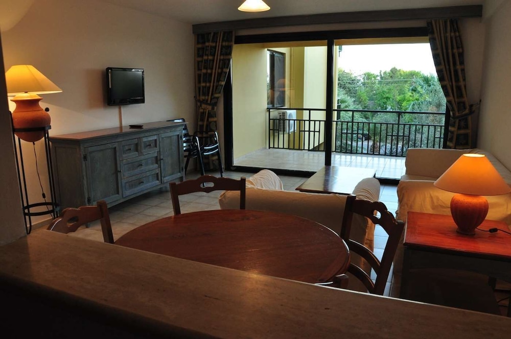 Palm Court Suites - Image 5