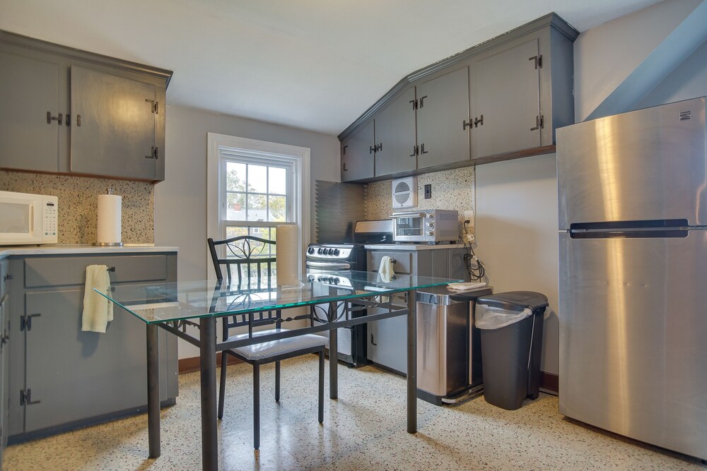 1 Mi to Windmill Beach: South Yarmouth Apt!