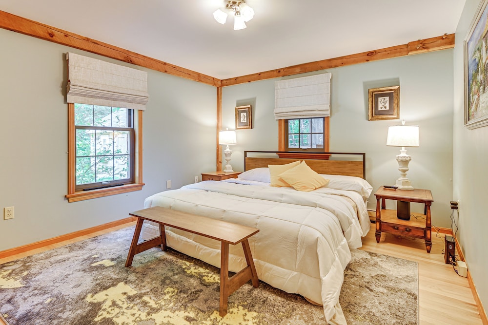 2 Mi to Beaches: Charming Kennebunk Family Home