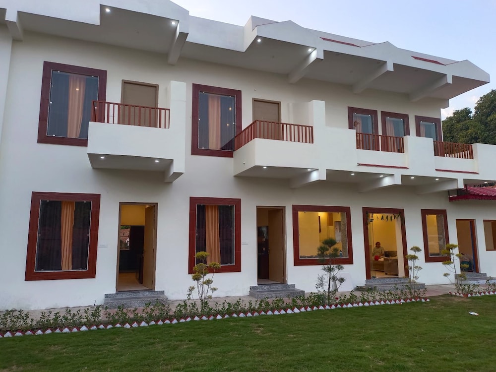Lee Corbett Resort