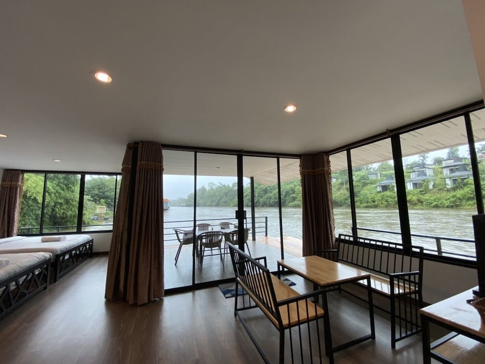 Riverside Hill Resort & Restaurant