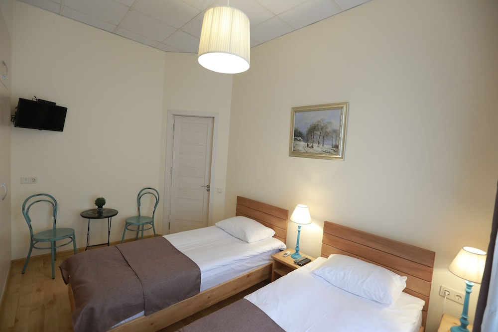Midtown Hostel