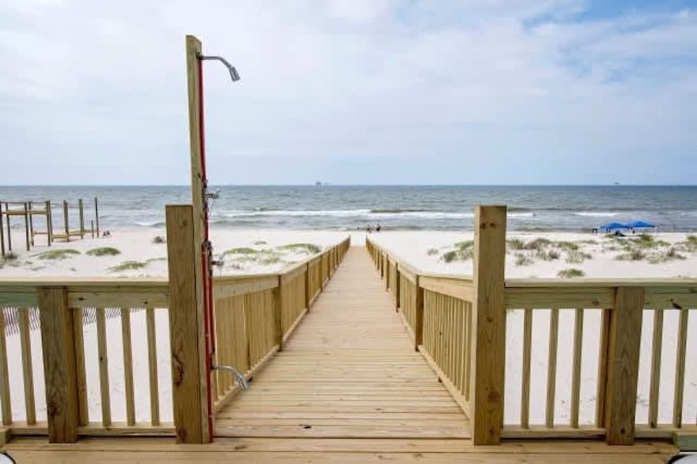 Beachfront 9bed Easybreezy West
