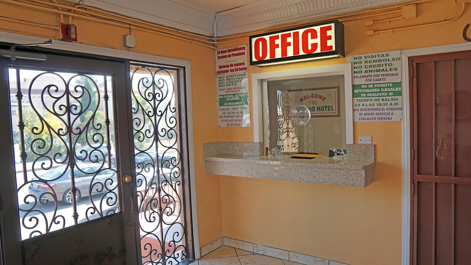 Antonio Hotel