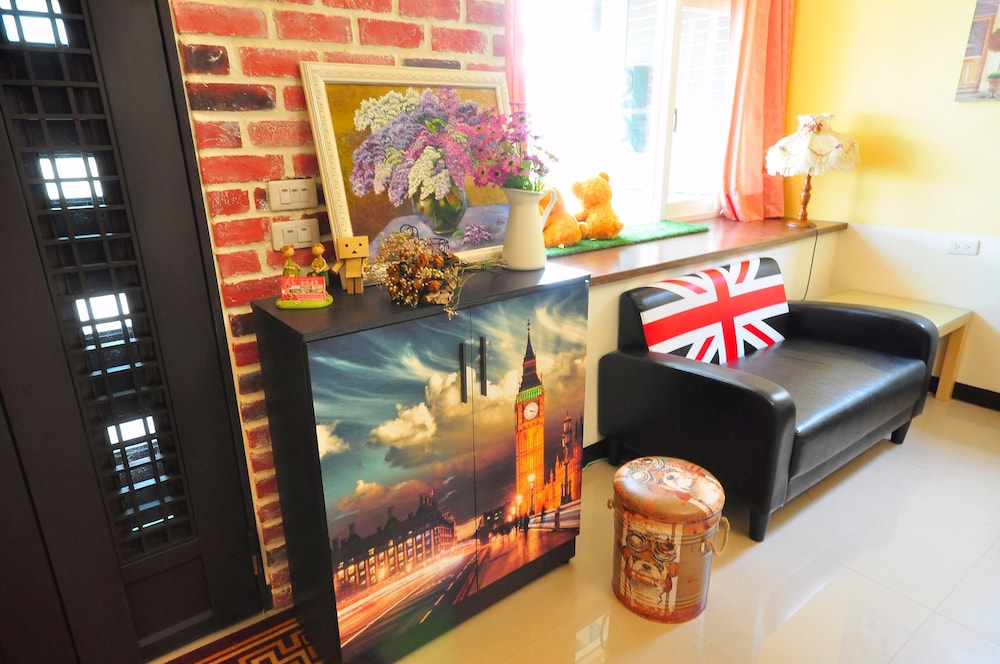 Happy Orange Homestay