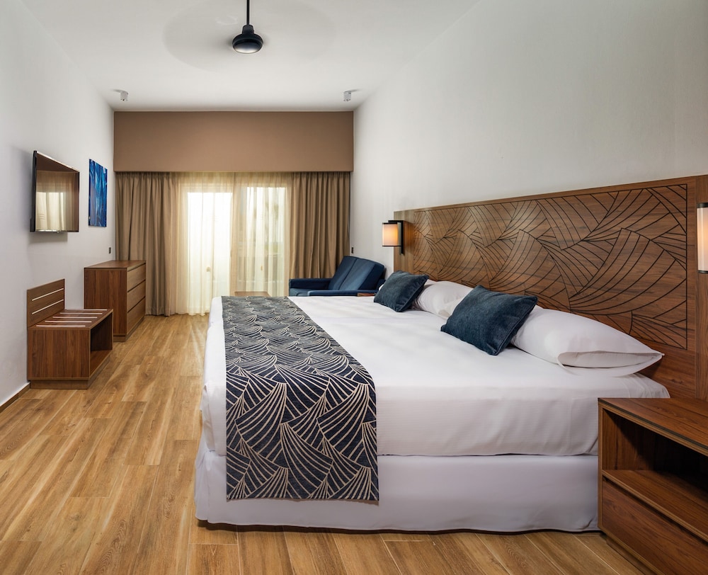 Jamaica Vacations - Hotel Riu Montego Bay - Adults Only - All Inclusive - Property Image 5