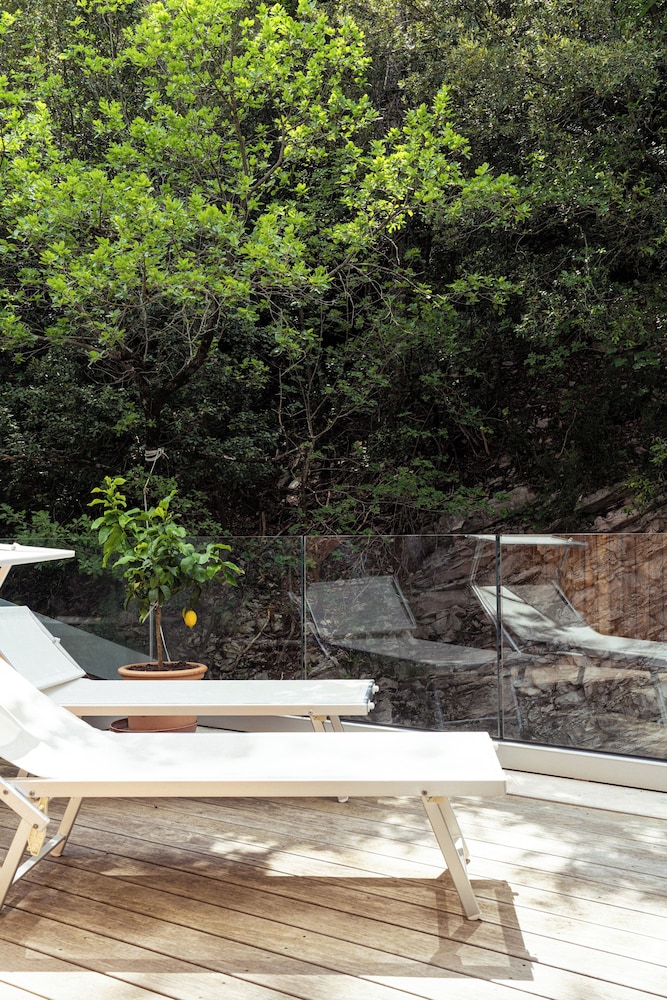 LA FORESTALE Luxury Ecolodge