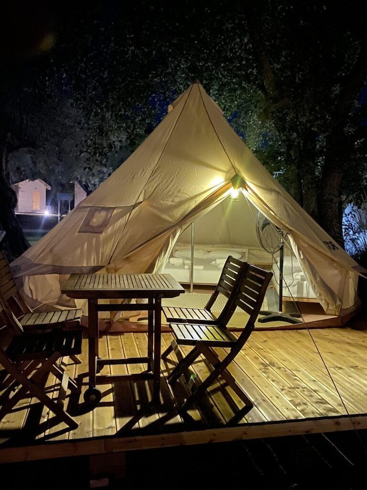 Nirikos Camping