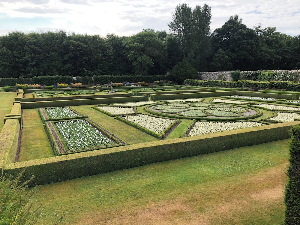 Beechgrove Cottage - Pitmedden Gardens