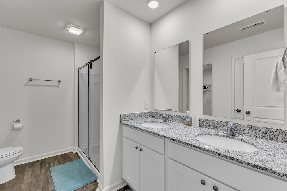 Quiet Retreat Perfect for Families 5 Bedroom Home