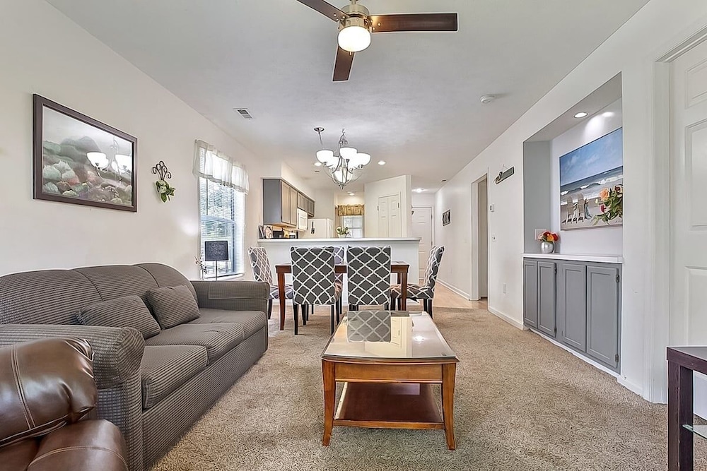 River Oaks 33f 2 Bedroom Condo
