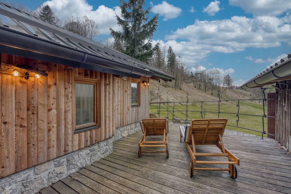 Enchanted Cosy Chalet Kalanka