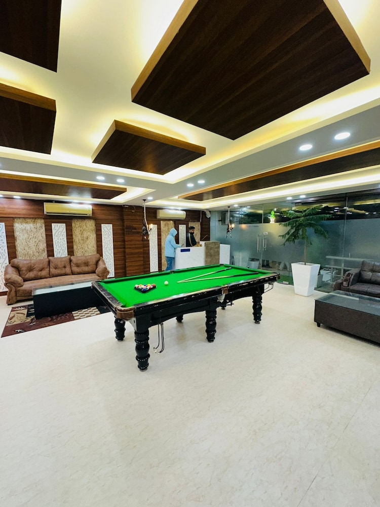 V Rooms