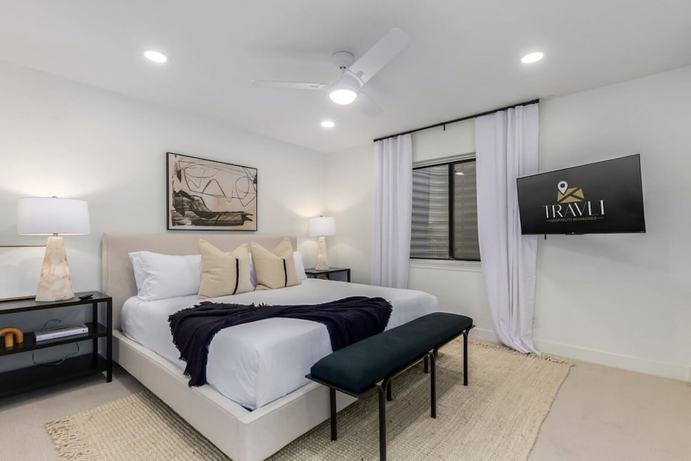 Anderson LUX Estate Private Bar Pool Sleeps 12