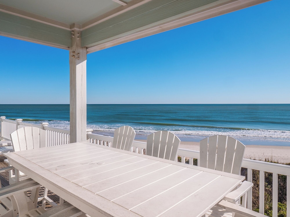 Sandy Feet by Topsail Realty