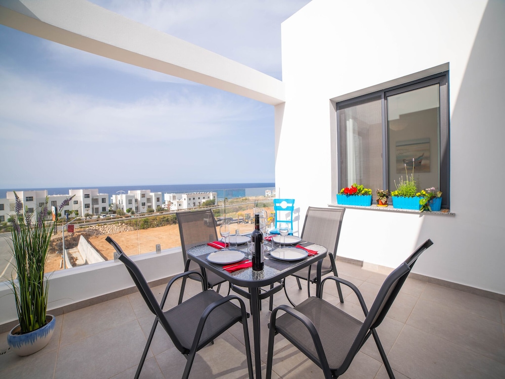 Homely and Convenient Apartment With Lovely sea View