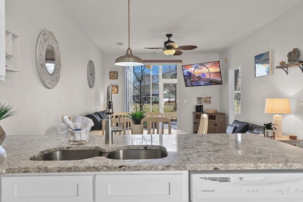 River Oaks 57c 2 Bedroom Condo