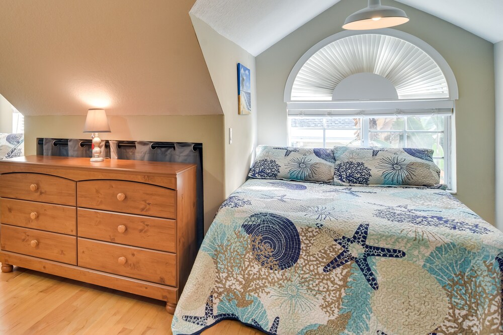 Peaceful Palm Harbor Studio: 4 Mi to Beach! view 2