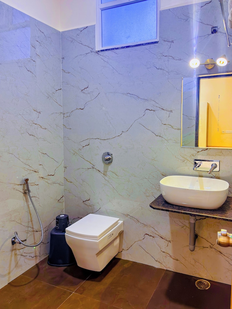 Hotel Vatika Inn