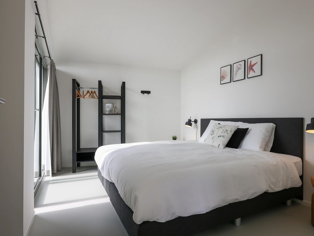 Inviting Holiday Home in the Nature view 4