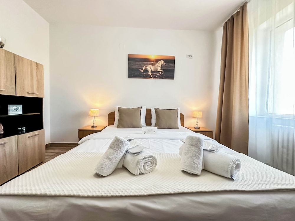 Sunrise Apartments City Center