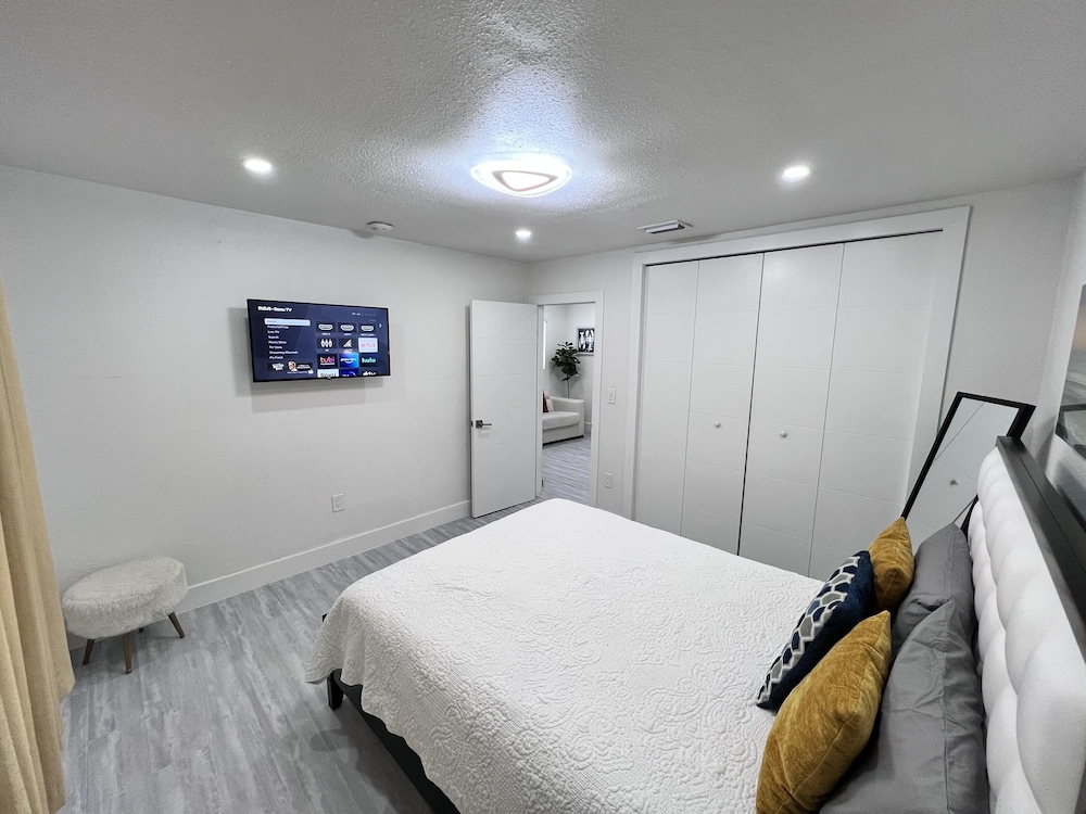 💎💎stylish 2 Bedrooms Apartment By Miami Airport