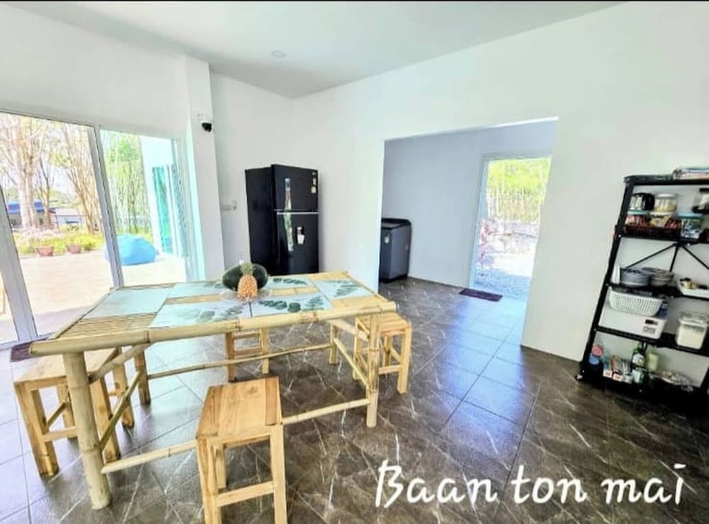 Baan ton mai 2 Bedrooms 400 m From the Beach
