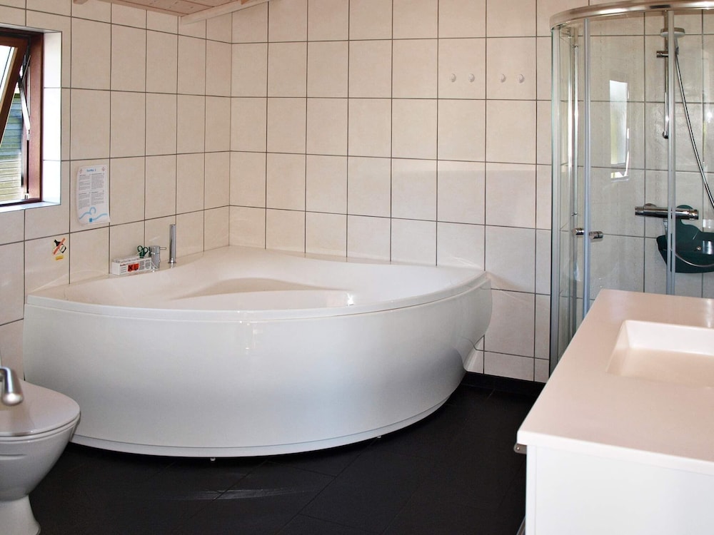 8 Person Holiday Home in Ebeltoft-by Traum