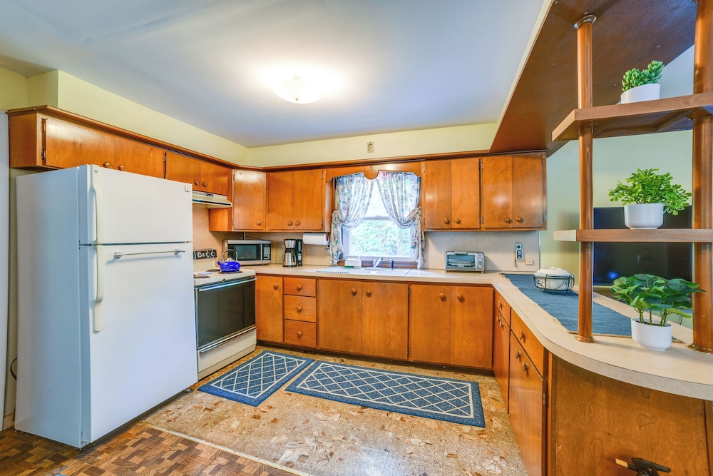 Serene Duplex w/ On-site Brook in Callicoon Center