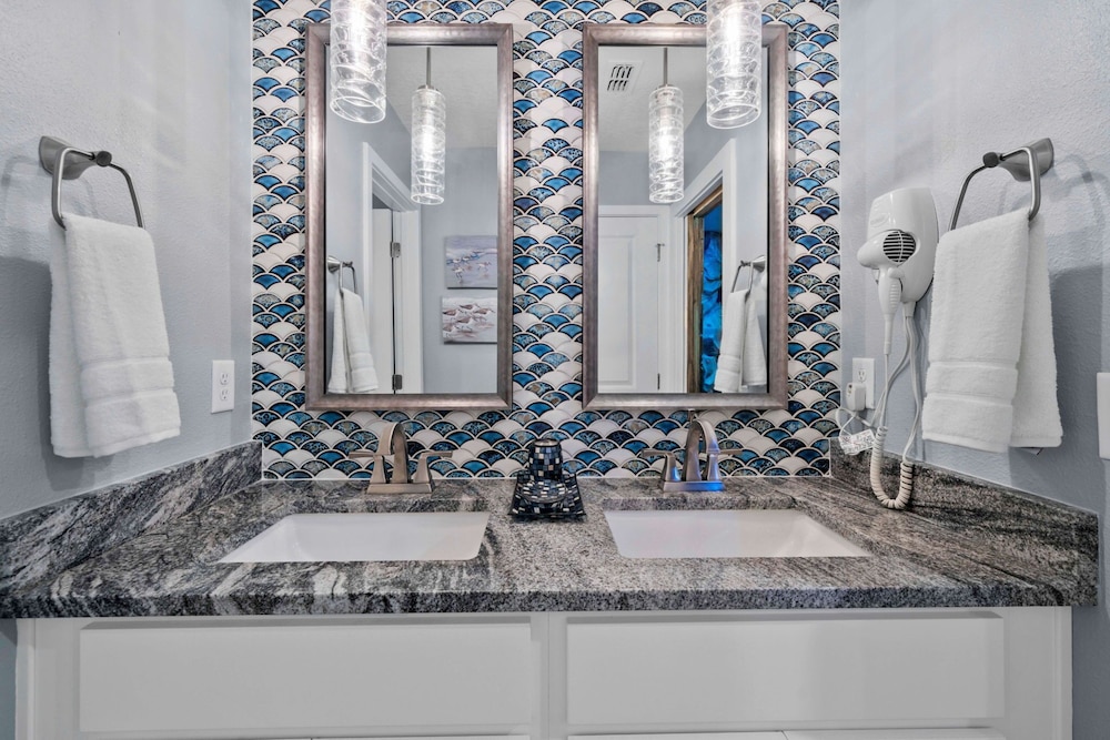 9127 Turquoise Wave Cove