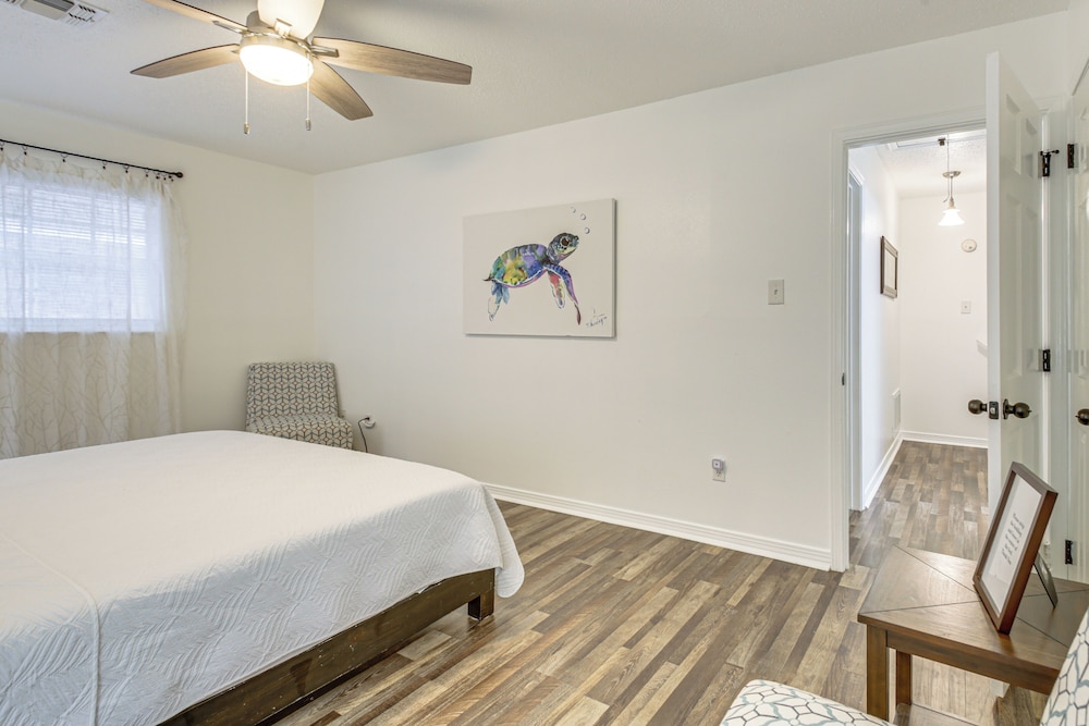 23 Mi to Nola: Cozy & Quaint Destrehan Townhome