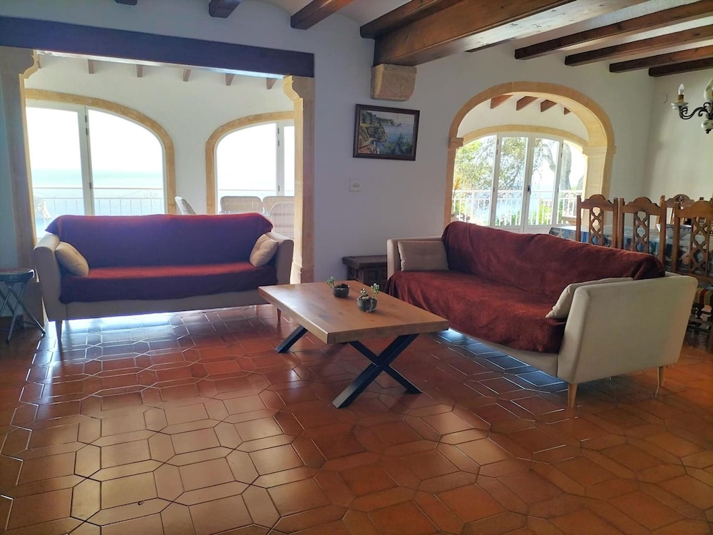 Maria 10 in J vea With 5 Bedrooms and 3 Bathrooms