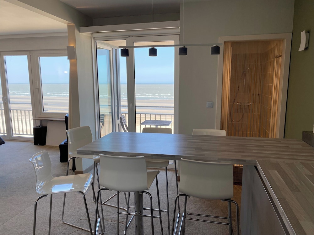 Apartment in Nieuwpoort-bad With Sea View