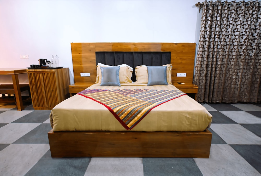jüSTa Lake View Residences, Nainital