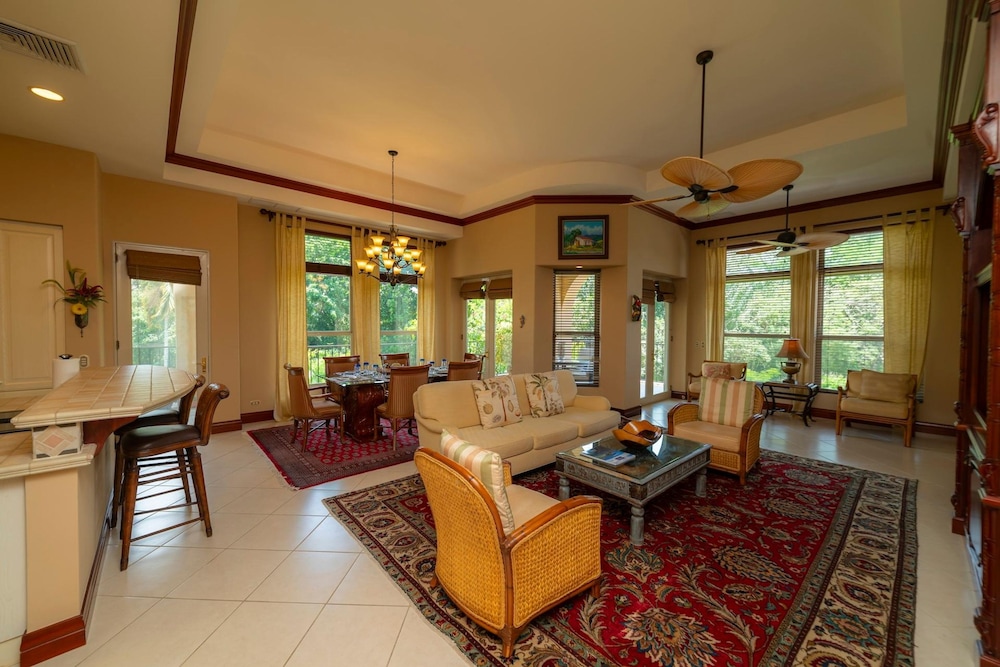 Bella Vista 8B 3 Bedr 3 1 2 Bath