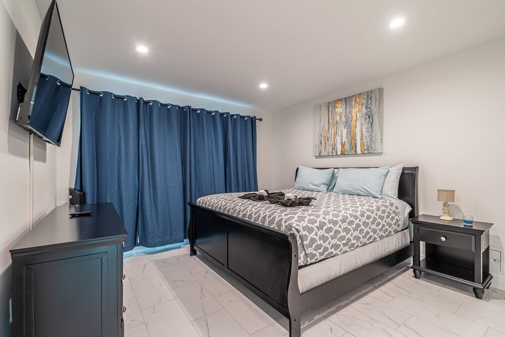 Purple Pelican by Opus (Suite 4) view 5