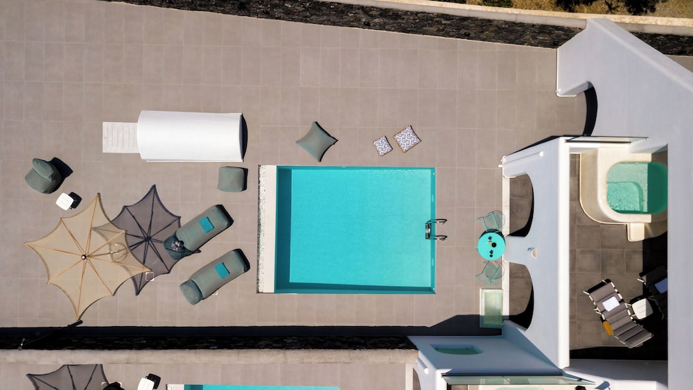 MODERN DOME HOMES OF SANTORINI