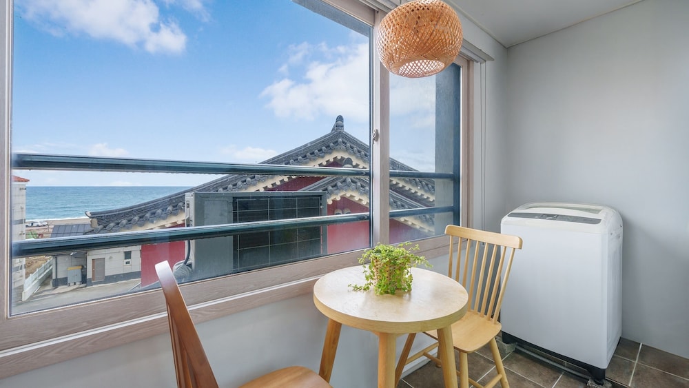 Gyeongju Unoiya Pension