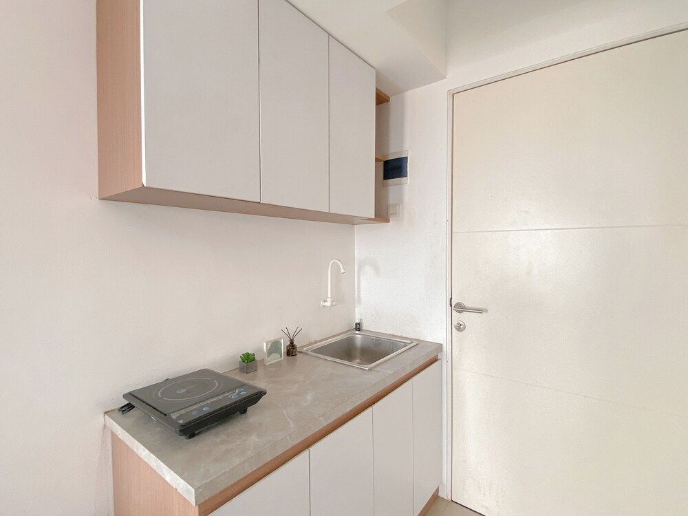Simple And Cozy Studio At Urbantown Serpong Apartment