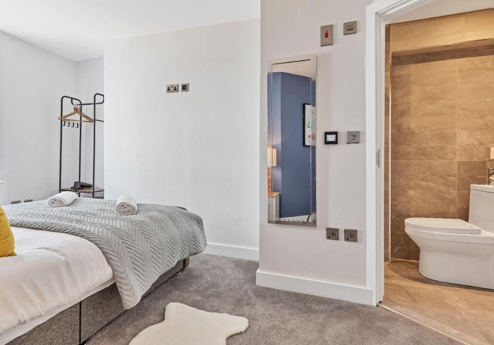 Right On Bright On Apartment 1F - City Centre Luxury Apartments view 5